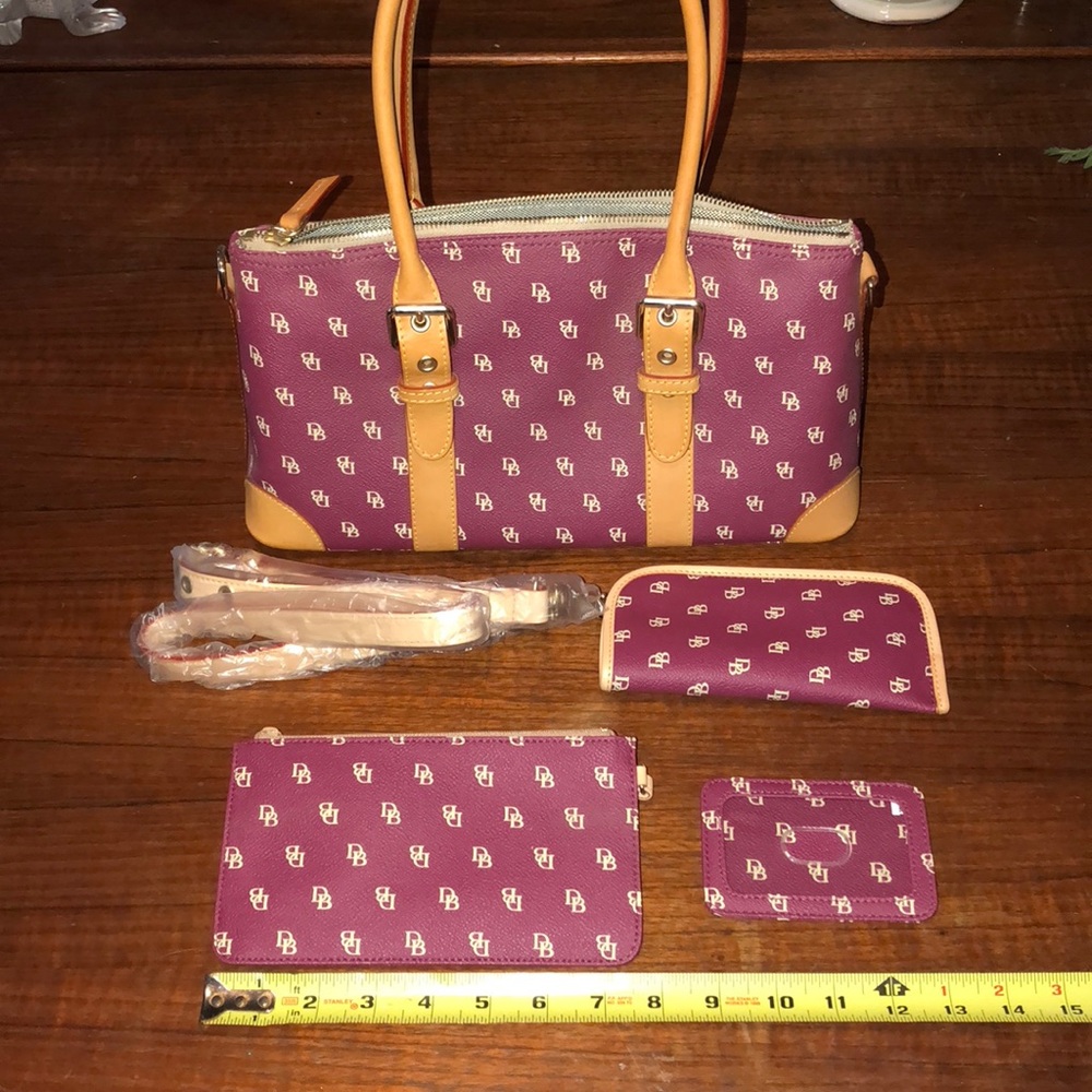 Dooney & Bourke purse & wristlet set